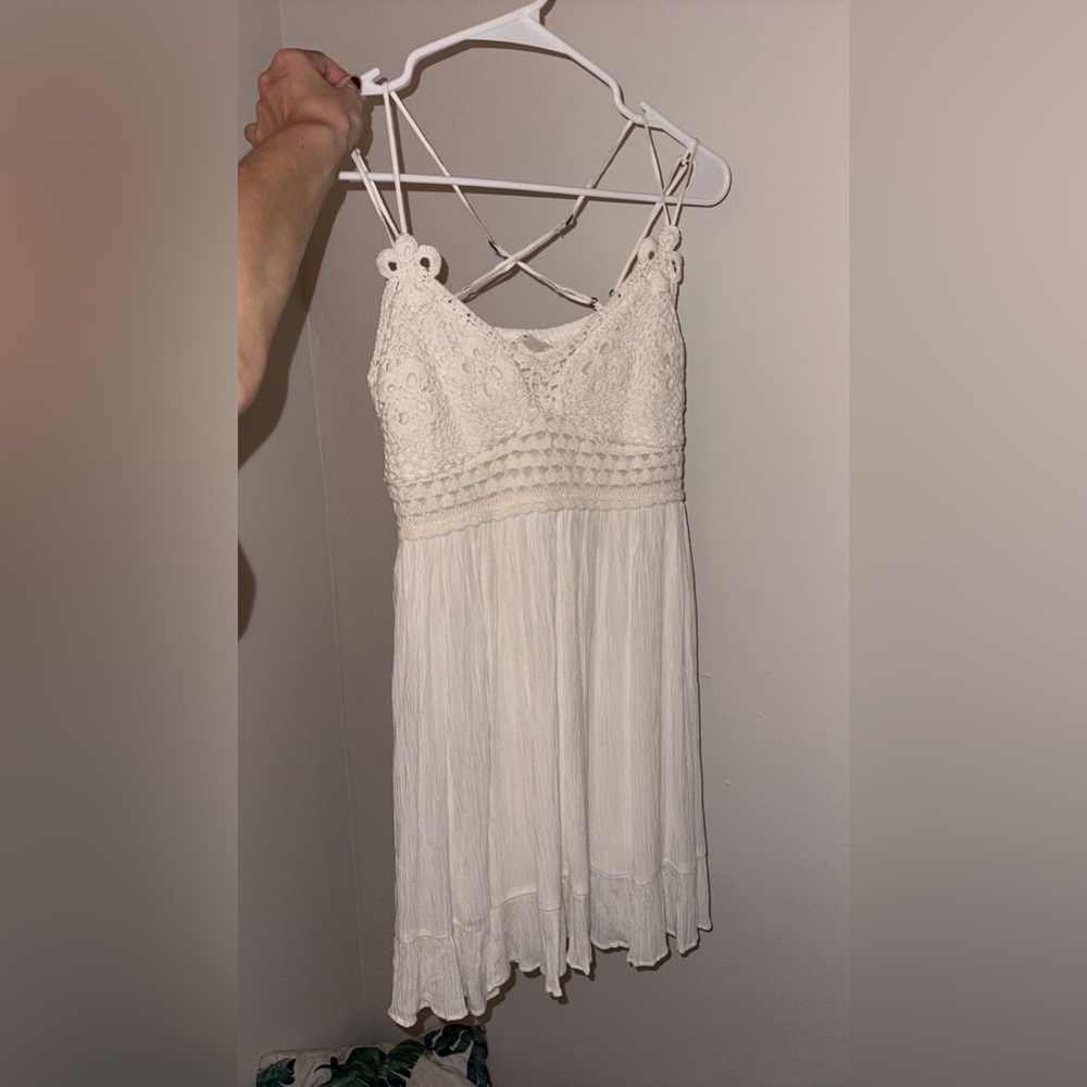 White knitted dress